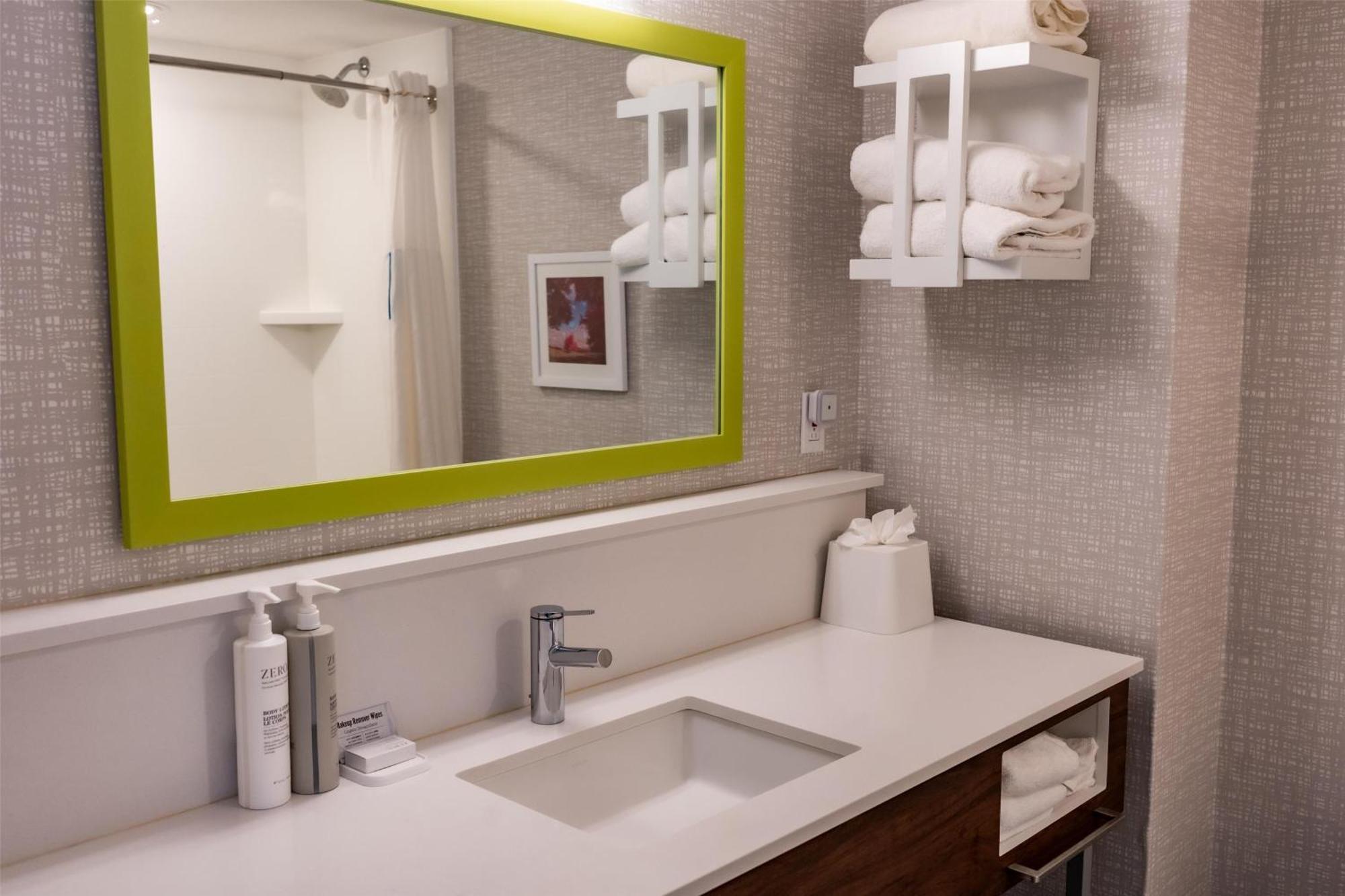 Hotel Hampton & 3*